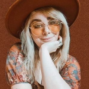 Meet your Posher, Christi